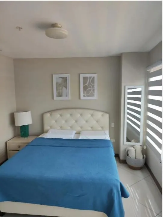 Suite At Pacific Plaza / Parque Empresarial Colon Guayaquil